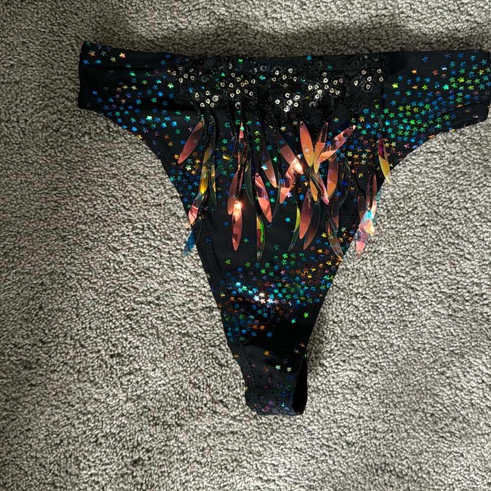 Like blonde celestial thing bottoms. UK size 8